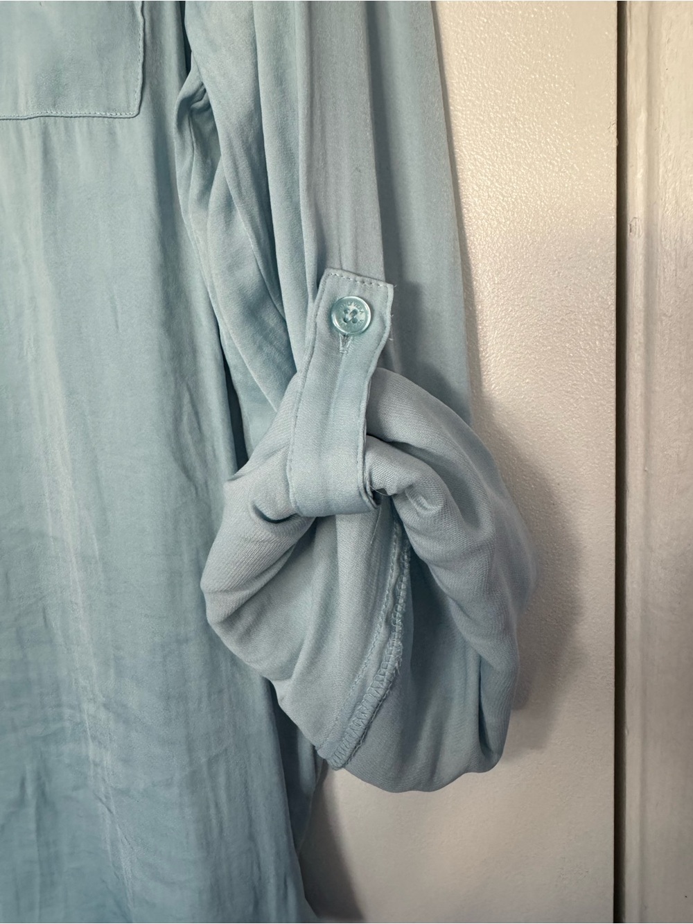 Simply Vera Vera Wang Light Blue V-Neck Utility Blouse - Picture 4 of 5